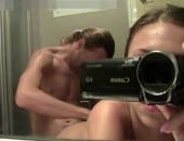 Novinha amadora filma sexo caseiro e cai na net